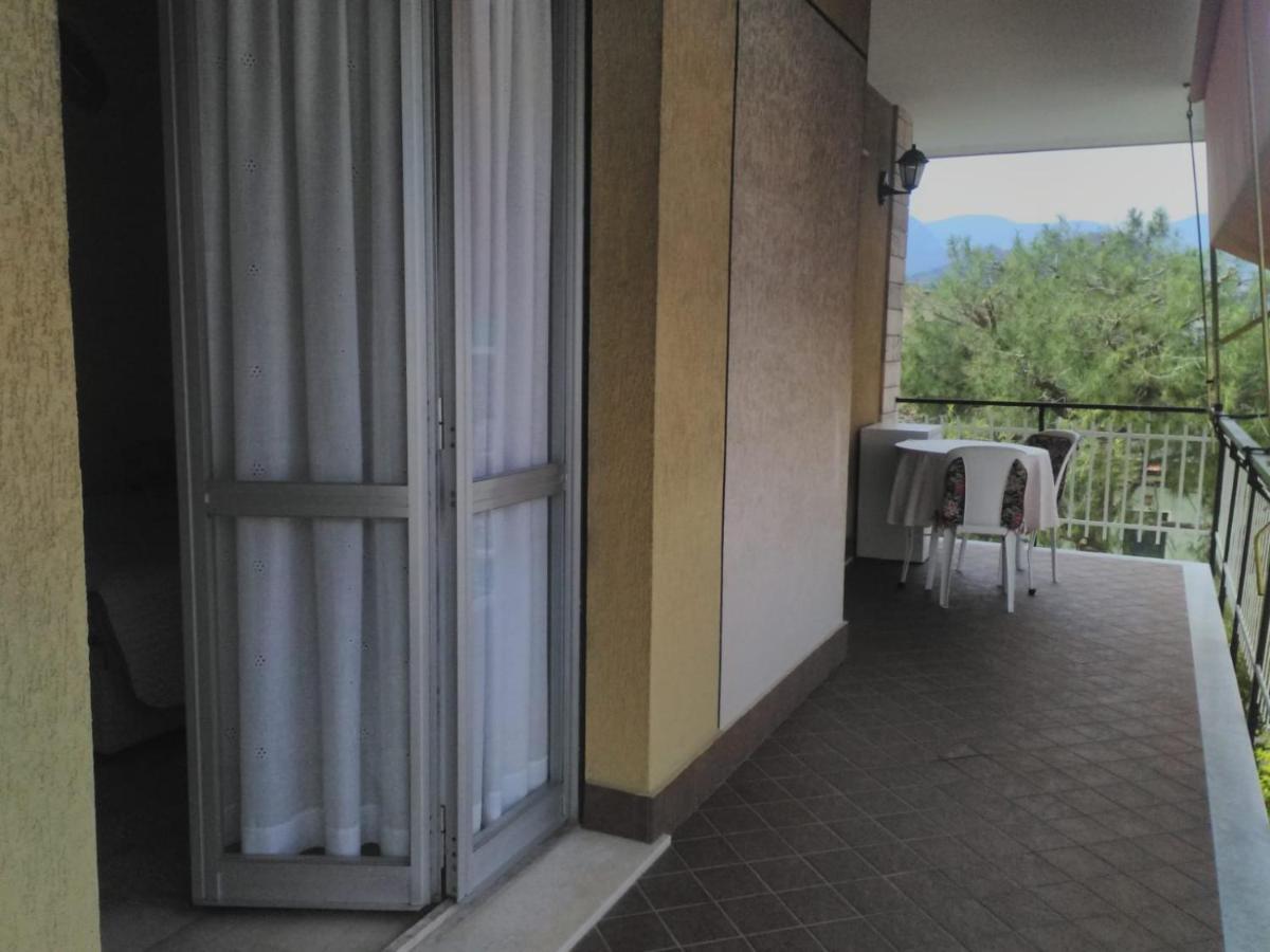 Valter Apartment Пьетра-Лигуре Экстерьер фото